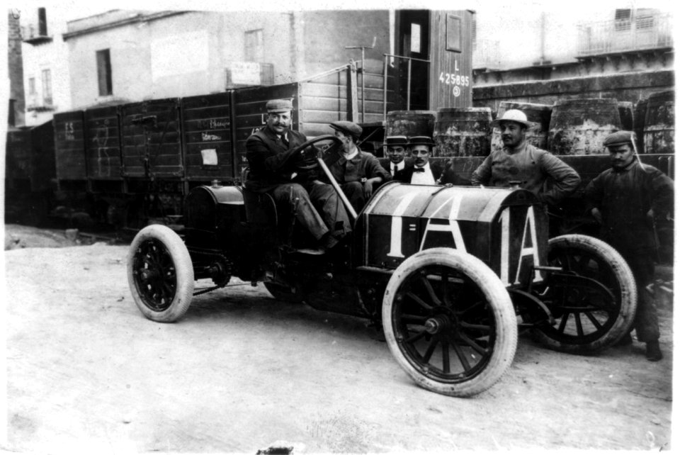 Targa-Florio race in Italy, May 18, 1908 - Lancia in Fiat - record 8 hrs., 2 min., 40 sec. LCCN2003653552