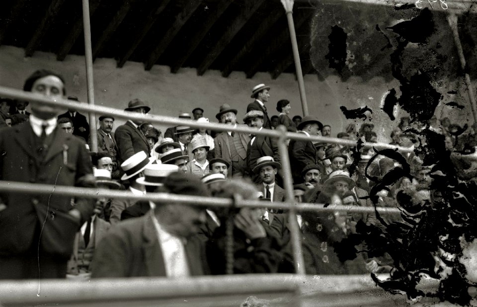Tarde de toros en la plaza de 'El Txofre' (17 de 58) - Fondo Car-Kutxa Fototeka