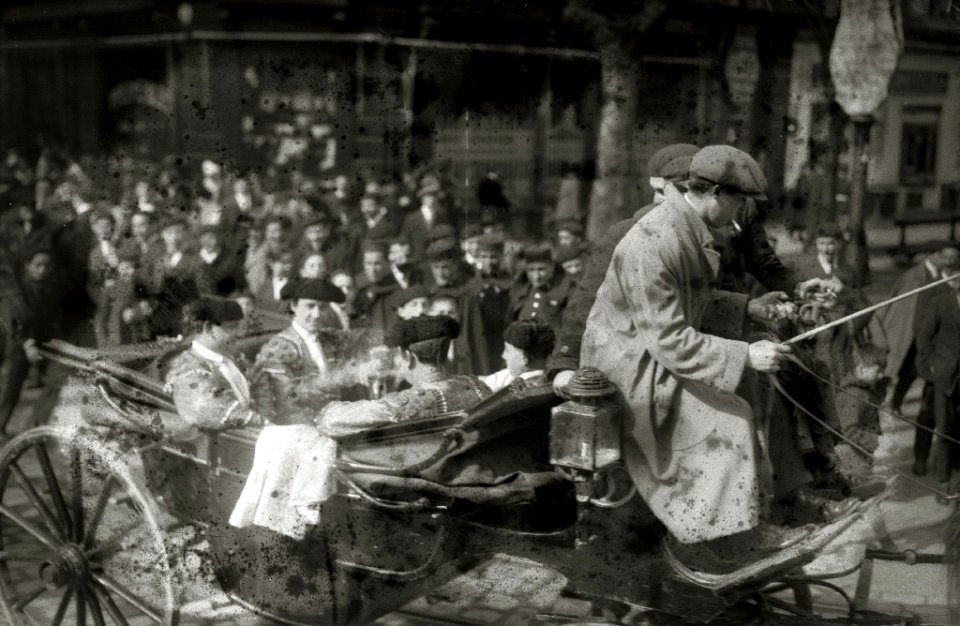Tarde de toros en la plaza de 'El Txofre' (37 de 58) - Fondo Car-Kutxa Fototeka