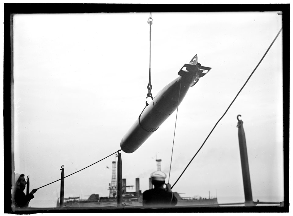 TARGET PRACTICE. TORPEDO LCCN2016864990