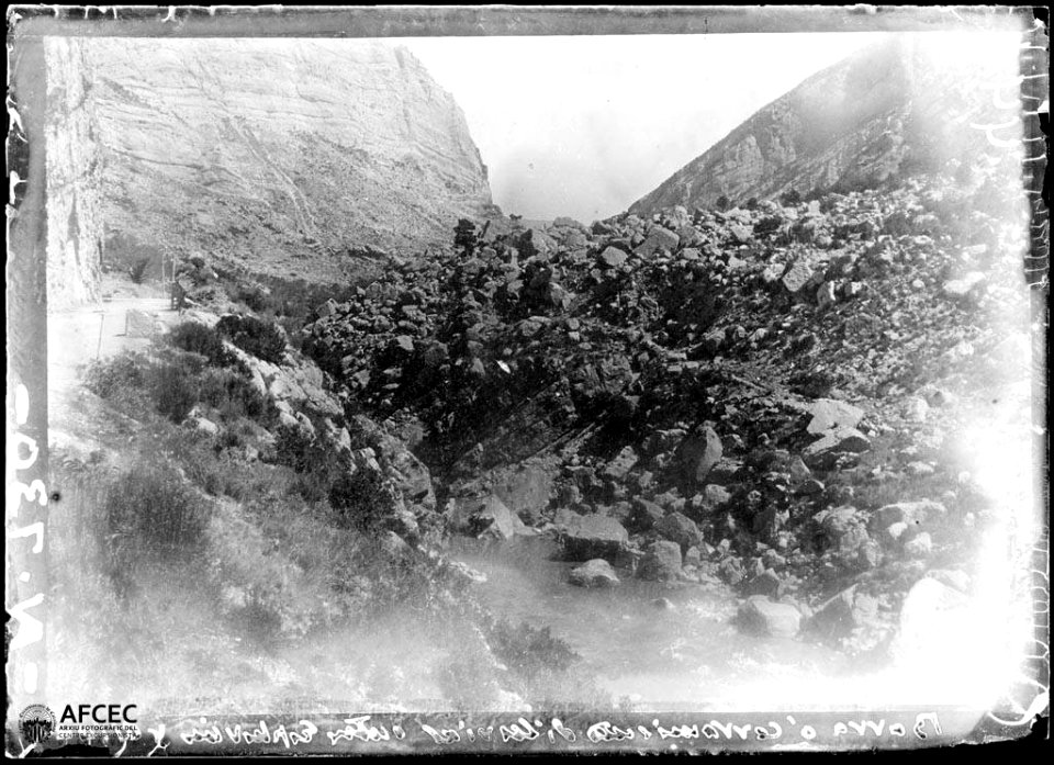 Tartera a la riba del Segre al congost dels Esplovins (AFCEC VIDAL A 0441)