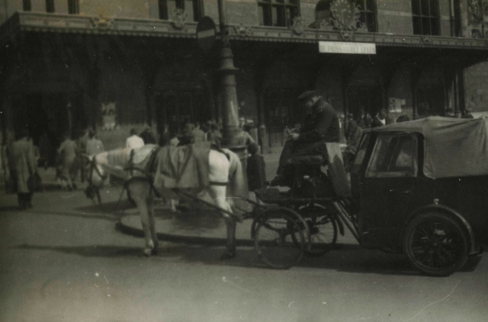 Taxivervoer - Fotodienst der NSB - NIOD - 211752