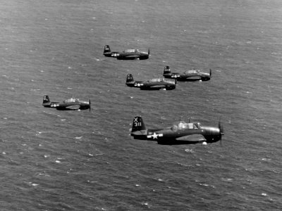 TBM Avengers of VT-86 in flight 1945