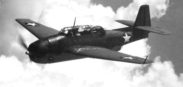 TBF (Avengers) flying in formation (cropped)