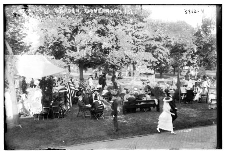 Tea Garden, Governor's Isl. (i.e., Island) LCCN2014701729