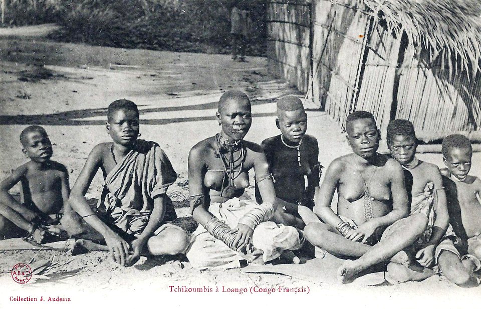 Tchikoumbis à Loango (Congo Français)