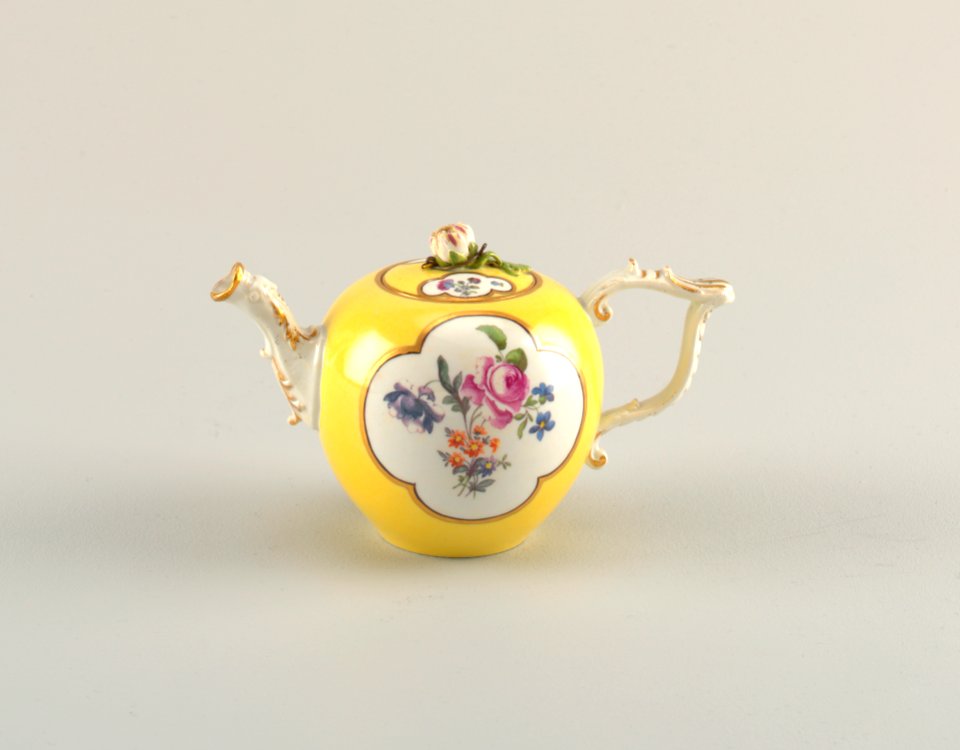 Teapot And Lid (Germany), mid-18th century (CH 18175541)