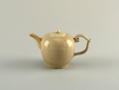 Teapot And Cover, 1740–1745 (CH 18802439)