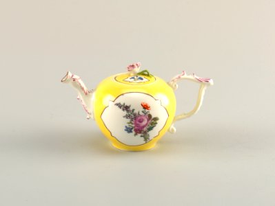 Teapot And Lid (Germany), mid-18th century (CH 18175593)