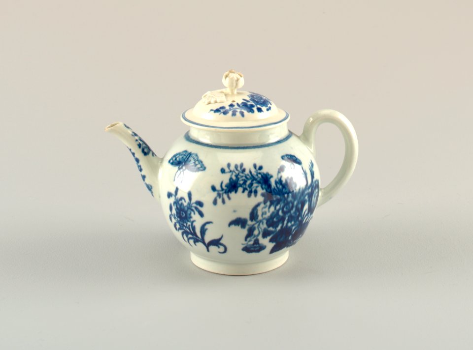Teapot And Cover, ca. 1770 (CH 18350393)
