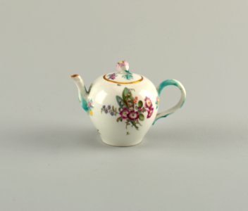 Teapot And Cover, ca. 1780 (CH 18350849)