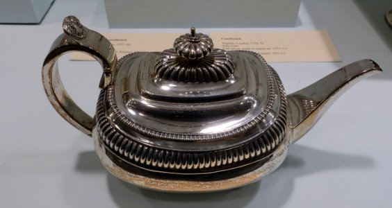 Teapot by Crispin Fuller, England, 1814, sterling silver - Krannert Art Museum, UIUC - DSC06578 photo
