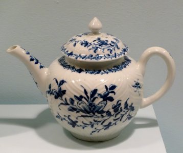 Teapot, Worcester Porcelain Manufactory, England, Dr. Wall period, 1750-1775, soft-paste porcelain - Krannert Art Museum, UIUC - DSC06618 photo