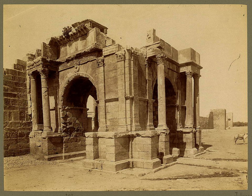 Tebessa. Arc de Triomphe Quadrifrons de Caracalla, IIIe siècle - ND Phot. LCCN2004665047