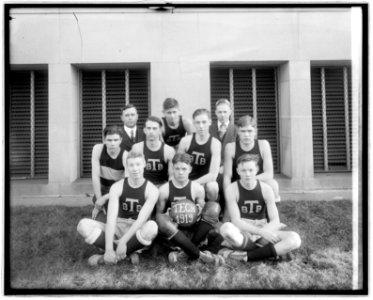Tech High Basket Ball Team, 1919 LCCN2016852871