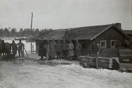 Technischer Kurs.Gruppe bei der Werkzeughütte. (BildID 15663397)