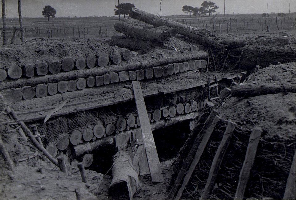 Technischer Kurs.Volltreffer im großen Liegekasten, Traverse rechts. (BildID 15663818)