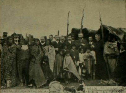 Tehuelches en el día del bautismo, Río Gallegos, 1906 - Los Shelknam (page 184 crop)