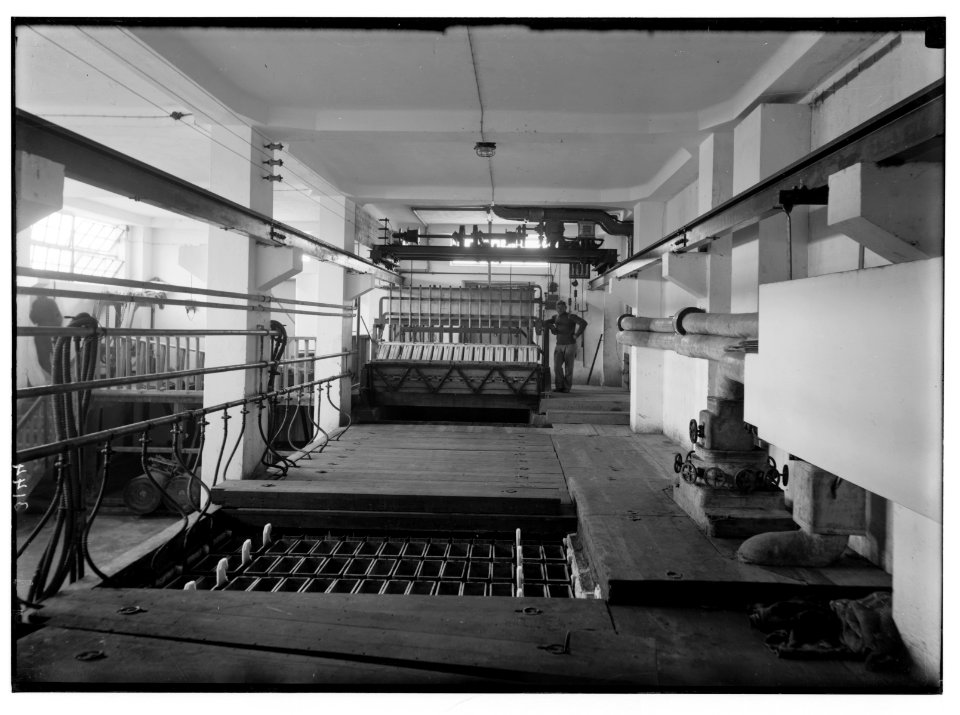 Tel Aviv. Cold storage plant. Int(erior). LOC matpc.02671