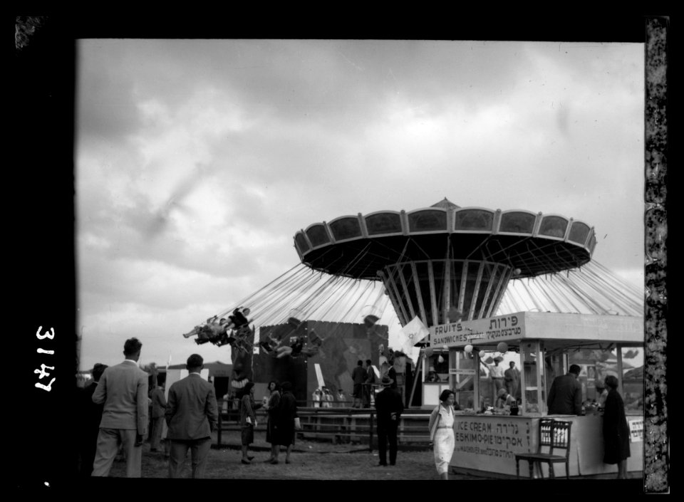 Tel Aviv. The Levant fair. The Luna park LOC matpc.15191