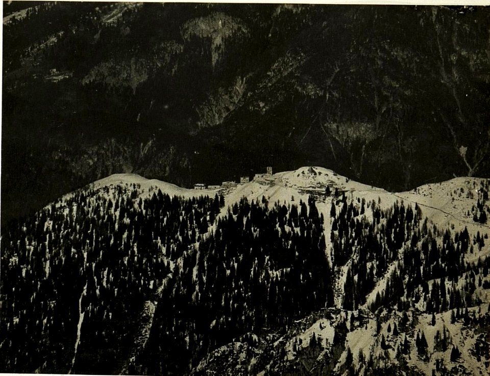 Teleaufnahme Luschari vom Wischberg. (20-I.1917.) (BildID 15499658)