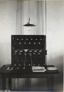 Telephonapparat ohne Telephonist des k.u.k.26.Korps 28.11.17. (BildID 15666231)