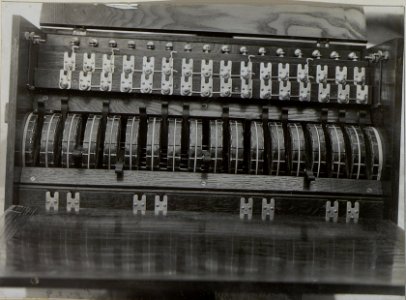 Telefonzentrale, System Segmentschalter eingerichtet für Anrufgruppenschalter und Schlusstelefonzeichen. Konstruiert in der Werkstätte der Telefonabteilung der 25. Infanteriedivision (BildID 15446619)