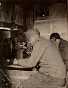Telephonzelle eines Abschnittskommandos auf der KRONALPE. (BildID 15476392)