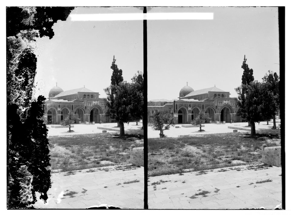 Temple area, Mosque of Omar (i.e., Dome of the Rock), etc. Mosque el-Aksa (i.e., al-Aqsa), exterior. LOC matpc.07566