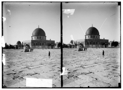Temple area, Mosque of Omar (i.e., Dome of the Rock), etc. Mosque of Omar, near view. LOC matpc.00890