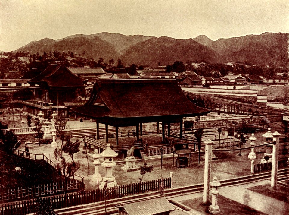 Temple of the Nanko in Kobe. Before 1902
