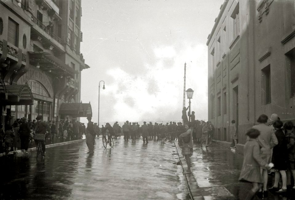 Temporal de mar en San Sebastián (40 de 96) - Fondo Car-Kutxa Fototeka