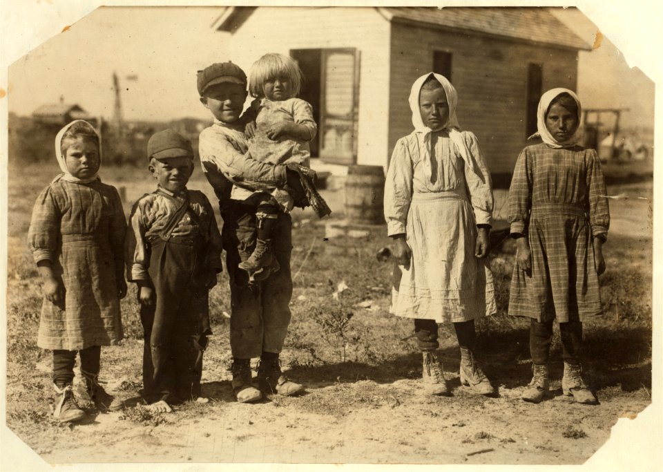The 8 and 10 yr. old children here are working beets on a farm near Sterling, Colo, from 5-00 A.M. to 7-00 P.M. on rush days. Father said, 'We have to get done.') LOC cph.3a01110
