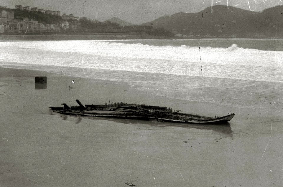 Temporal de mar y destrozos en el puerto (4 de 10) - Fondo Car-Kutxa Fototeka