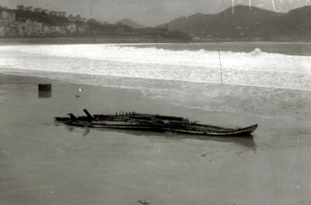 Temporal de mar y destrozos en el puerto (4 de 10) - Fondo Car-Kutxa Fototeka