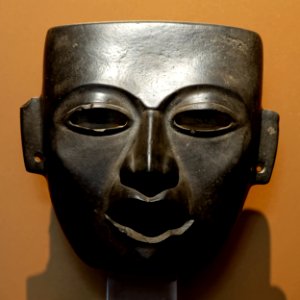 Teotihuacan stone mask Soleil de nuit lot31