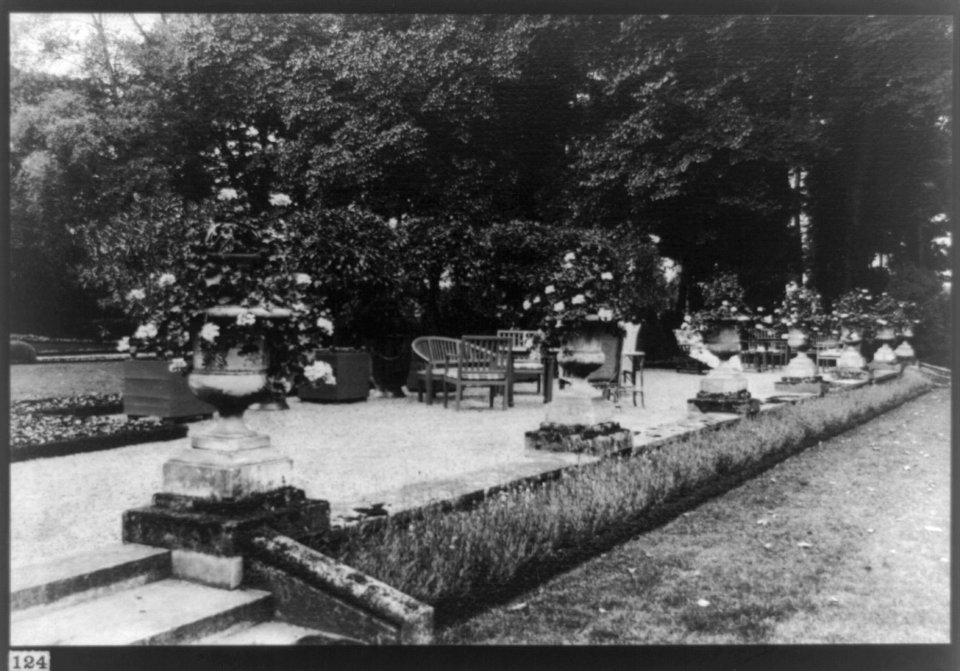 Terrace near the house, Pavalion Colombe, St. Brice, chateaux near Paris, France LCCN2002717864