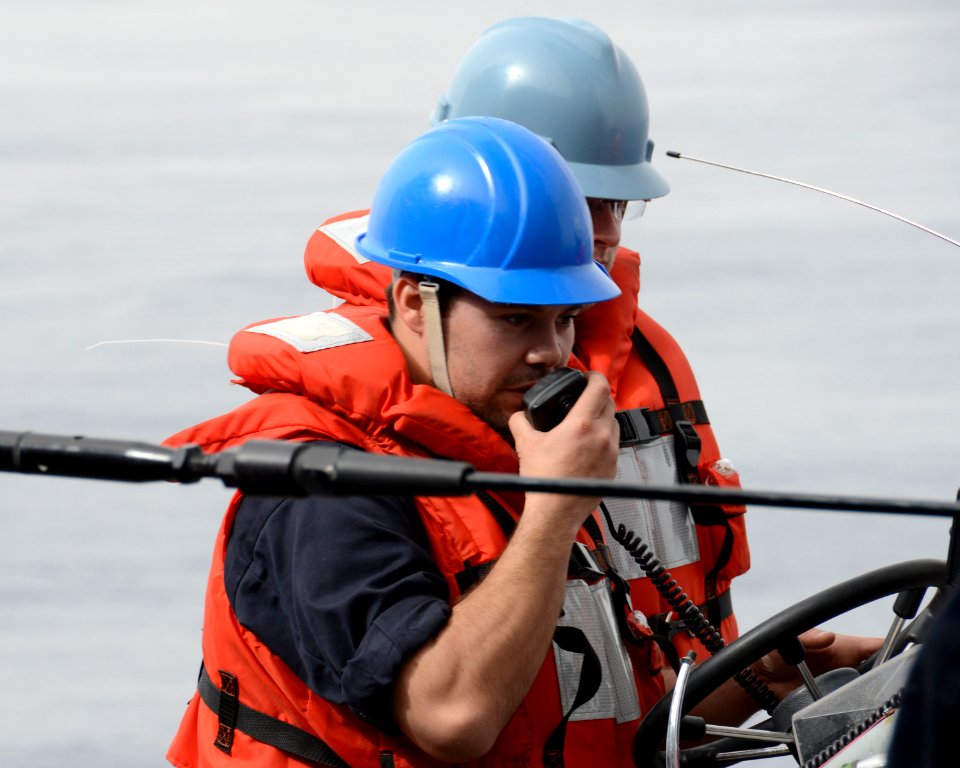 Testing radio communications 140303-N-HB951-104