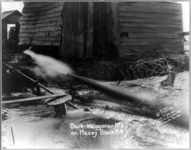 Texas oil wells; Burk Waggoner No. 1 on Maxey Block 84 LCCN2016648032