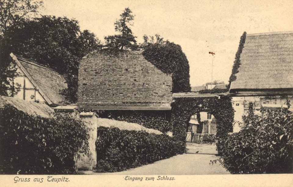 Teupitz (Mark), Brandenburg - Schloss, Eingang (Zeno Ansichtskarten)