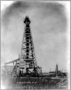 Texas oil wells; Burkwagoner No. 9 and Burkwagoner No. 1 in background LCCN2016648035