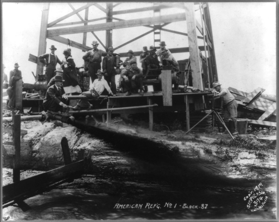Texas oil wells; American Ref'g. No. 1 - Block 87 LCCN2016648033
