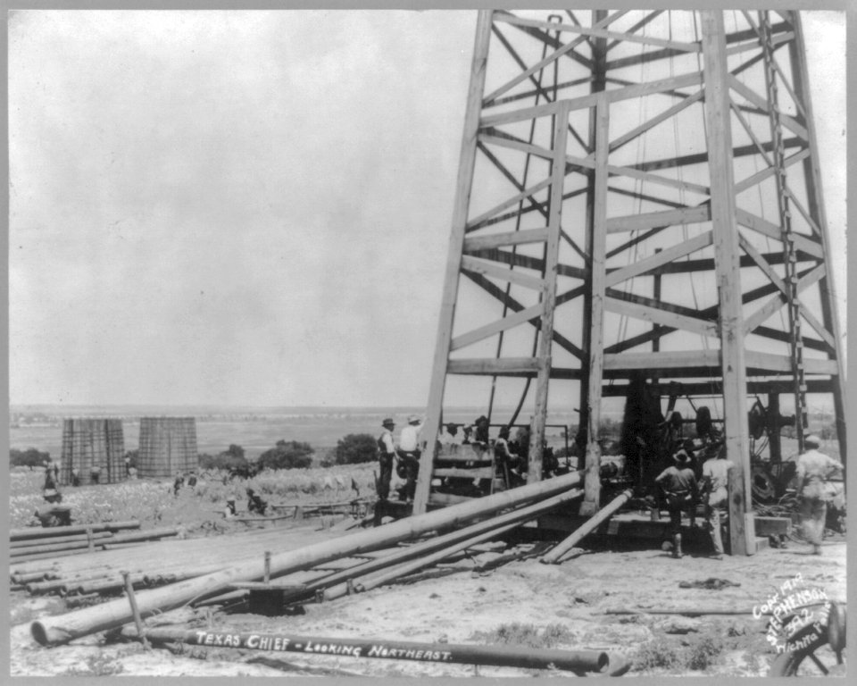 Texas oil wells; Texas Chief- Looking Northeast LCCN2016648603