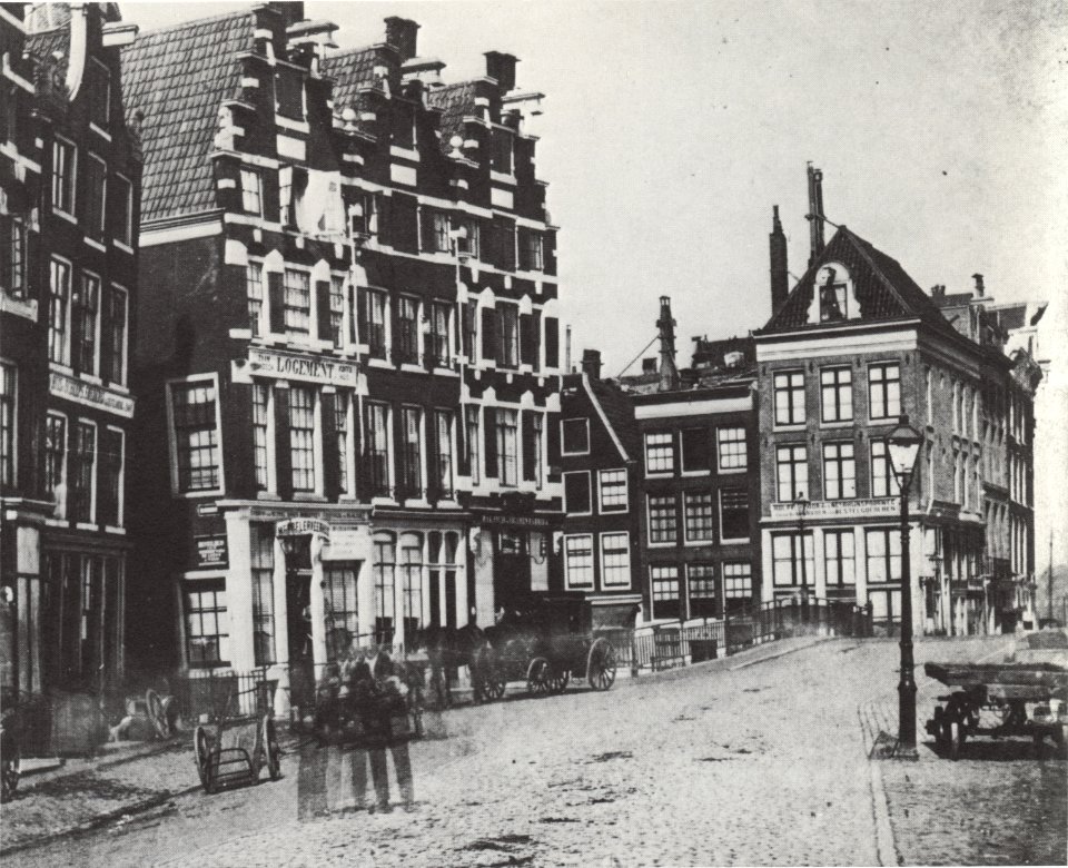 Texelsche Kade (nu deel van de Prins Hendrikkade) hoek Martelaarsgracht