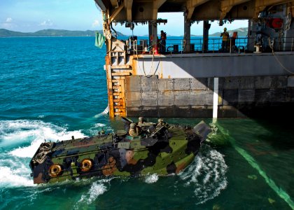 Thai, U.S. Marines conduct amphibious raid during CARAT Thailand 2013 130610-N-IY633-187