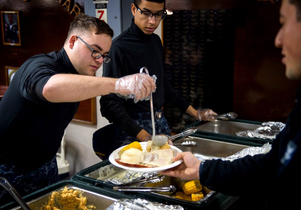 Thanksgiving aboard USS Bonhomme Richard (LHD 6) 161124-N-WF272-017