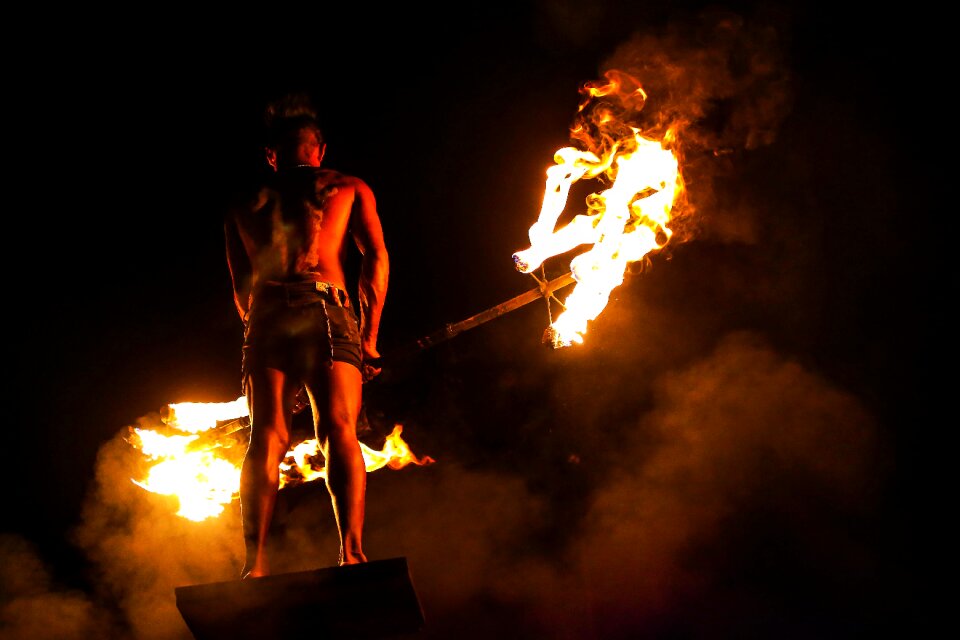 Event fire show phi phi