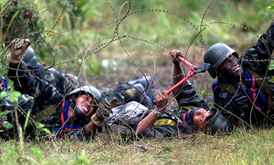 Thai Army soldiers breaching wire 2000