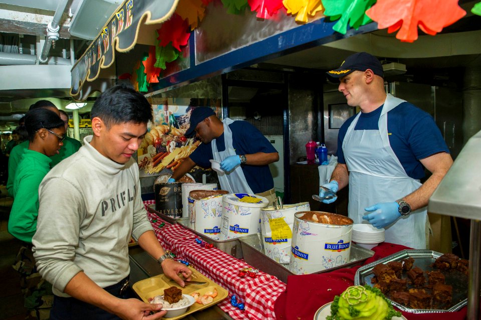 Thanksgiving lunch aboard USS George Washington 141118-N-EH855-168