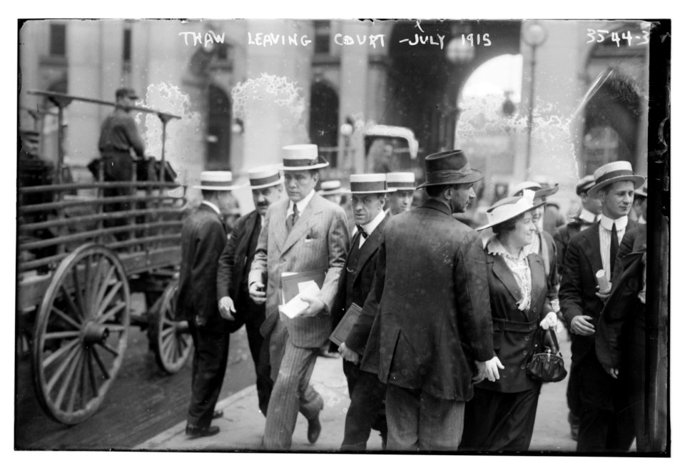 Thaw Leaving Court - Jul 1915 LCCN2014699445